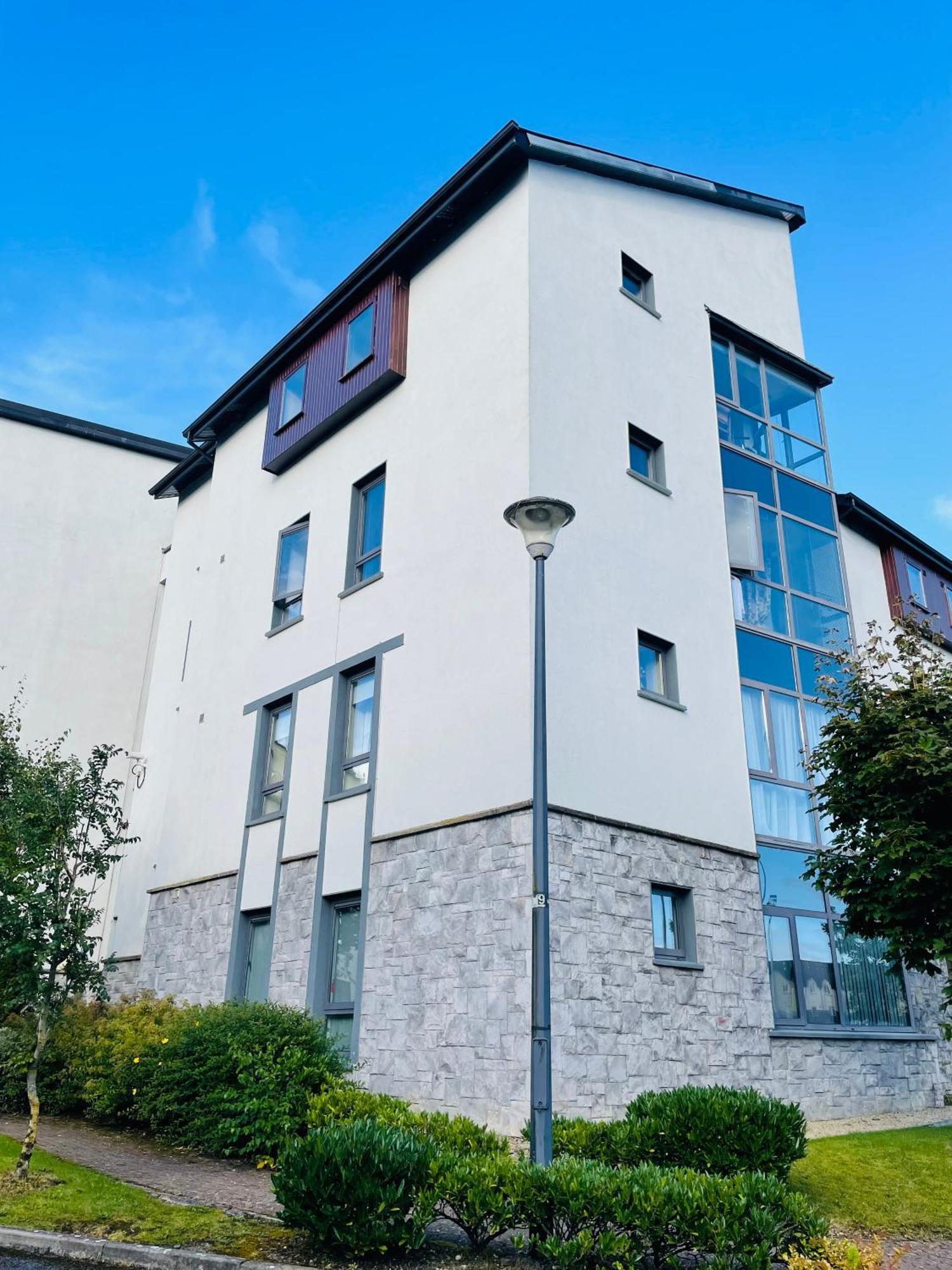 A Room In Central Park Apts Carrick on Shannon Екстериор снимка