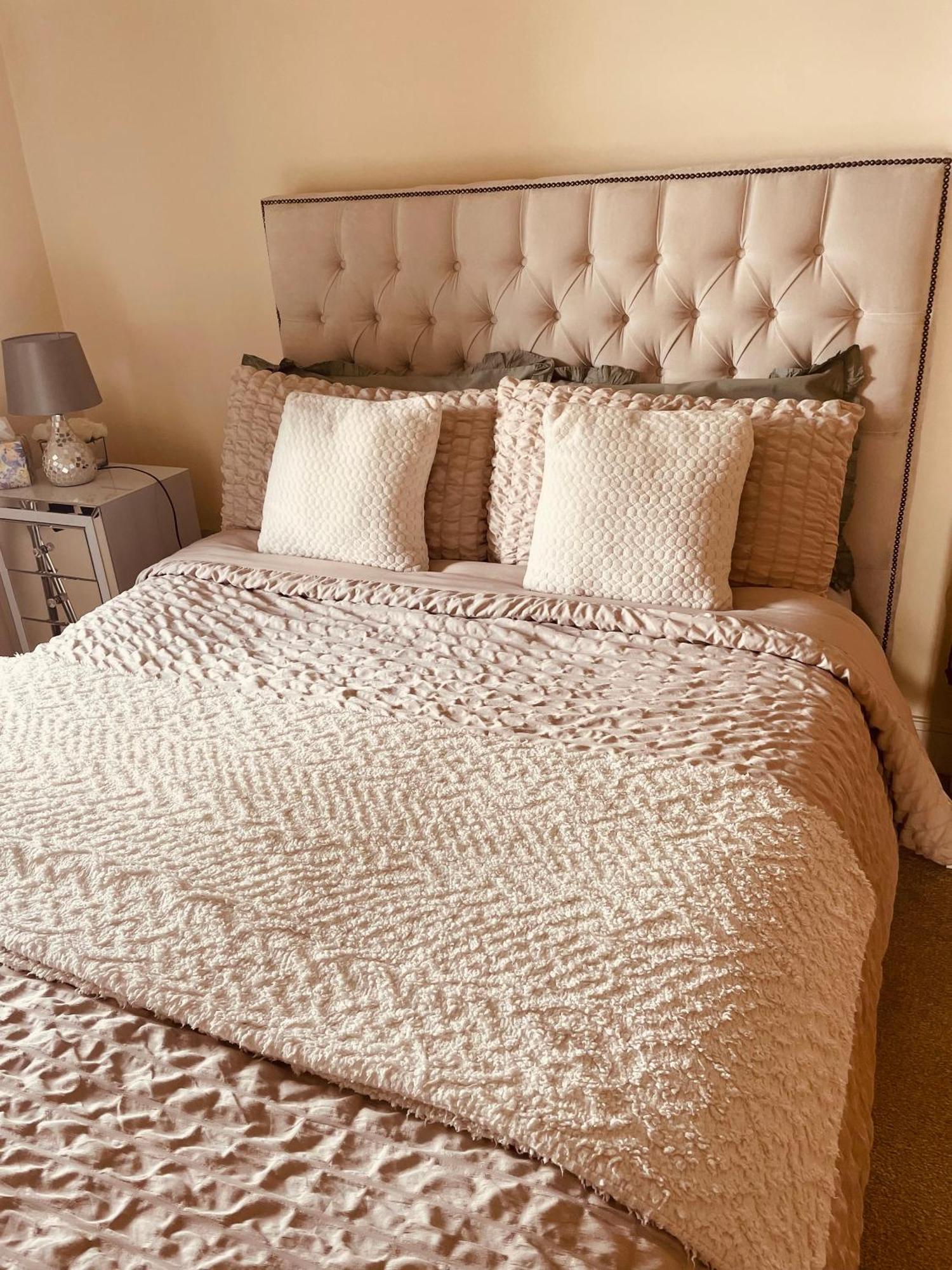A Room In Central Park Apts Carrick on Shannon Екстериор снимка
